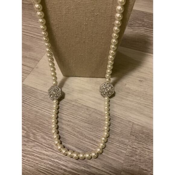 Elegant Faux Pearl Necklace With Rhinestone Beads & Adjustable Chain - Picture 3 of 6